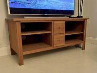 TV-bänk i ek