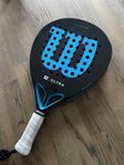 Wilson Ultra Team V2 - Black/Blue.