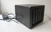 Synology NAS DS418 4 diskar, säljes med diskar