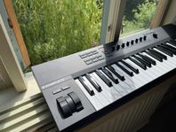 Native Instruments KOMPLETE KONTROL A49 - midi keyboard
