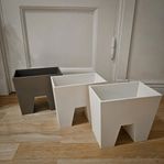 IKEA PS KNEKTÖ – 3 st krukor (1 grå, 2 vita)