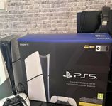 Playstation 5 med två handkontroller 