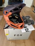 Helt ny Fox Proframe, stlk L (58-53cm). 