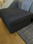 Fotpall Kivik IKEA, mörkgrå klädsel perfekt skick