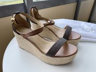 MICHAEL KORS Sandaler Skor STRL 41