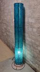Designlampa gjord av återvunnet glas