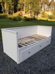 Hemnes dagbädd / säng