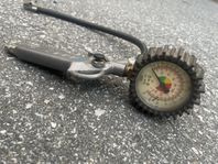 luftpåfyllare med manometer 0-12 bar 