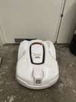 Husqvarna Automower 320 (Obs! inkl Husqvarnas hus/garage)
