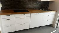 Vitt Ikea-kök