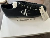 Calvin Klein. skor 