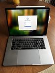 MacBook Pro 15” / 2.6GHz 6C / 16GB / Radeon Pro 555X / 256