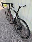 Nishiki Race Carbon Lite – Helkolfiber racercykel (56 cm)