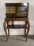 Antik radio med möbel
