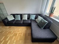 Mörkgrå divansoffa – 300 cm bred 