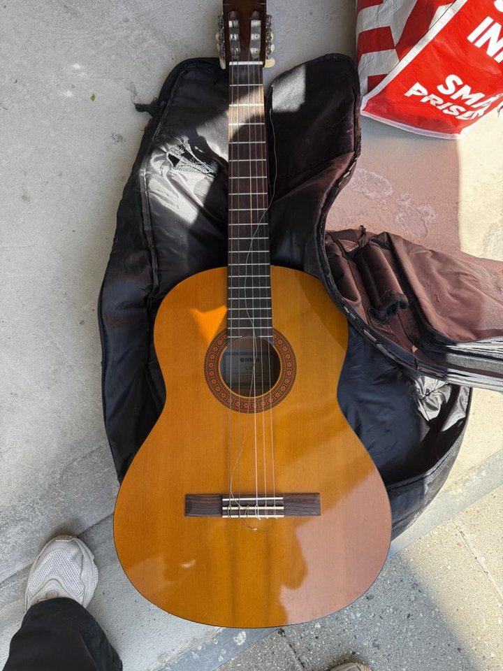 Gitarr Yamaha c40