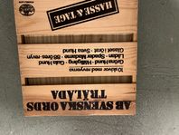 vinylskivor Hasse o Tages trälåda med revyer