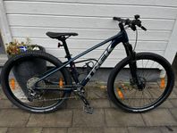 Superfin Trek XCaliber 7 27,5” singelkl luft mountainbike