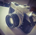 Minolta srt101 med rokkor objektiv.