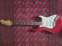 Fender Stratocaster röd