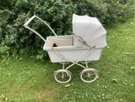 Dockvagn i Vintage skick h 72 cm 