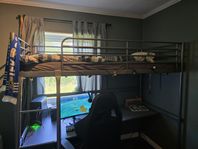 loftsäng IKEA Svärta 90 x 200