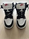 Nike dunks high panda skor 