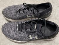 Under Armour skor storlek 42