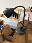 Skrivbordslampa med rörlig del