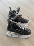 BAUER SUPREME M5 PRO SKRIDSKOR - JR