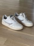 Sneakers i skinn