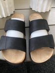 NYA SCHOLL SANDALER 38