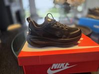 Nike Air Zoom Vomero 16 