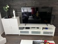 Tv-bänk plus skåp