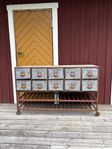 Köpmansbänk i stål