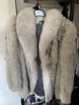 AB Östling & Co vit/beige pälsjacka 