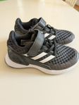 Adidas skor, stl 30.