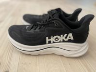 Nya HOKA Clifton 10 storlek 44