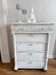 Shabby chic byrå – vit, lantlig stil