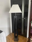 säljer golvlampa- fint skick!