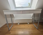 Skrivbord 