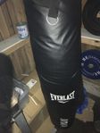 boxningssäck MMA +nya handskar + benskydd