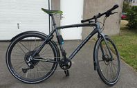Hybridcykel med 1x12 drivlina, hydrauliska bromsar m.m.