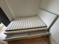 IKEA MALM säng 120x200 cm – med 2 lådor, ribbotten & mad