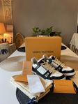 Louis Vuitton Skor - Storlek 43 (Använda)