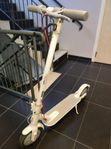 Nyskick 300W Xiaomi Electric Scooter 3 20km/timme