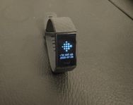 Fitbit Charge 4 träningsklocka