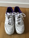 Nike Air Force 1 i strl 43