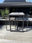 Sensum barbord med två stolar