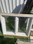 Gammalt kopplat fönster med karm, 100x46